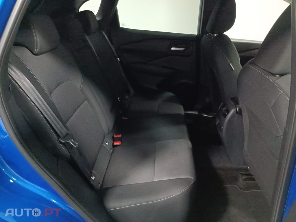 Nissan Qashqai 1.3 DIG-T N-Connecta LED+SKY Xtronic