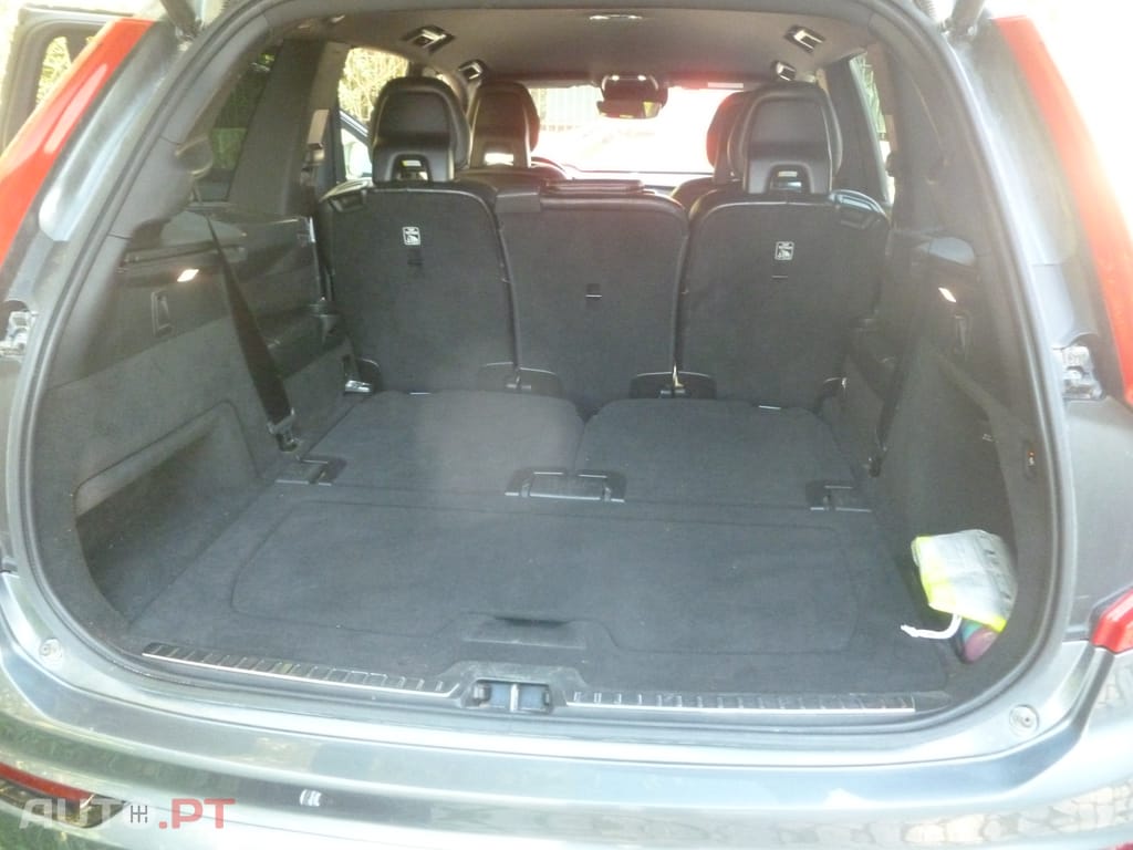 Volvo XC90 2.0 D4 R-Design Auto