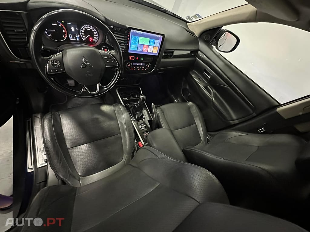 Mitsubishi Outlander 2.2 DI-D Instyle Navi