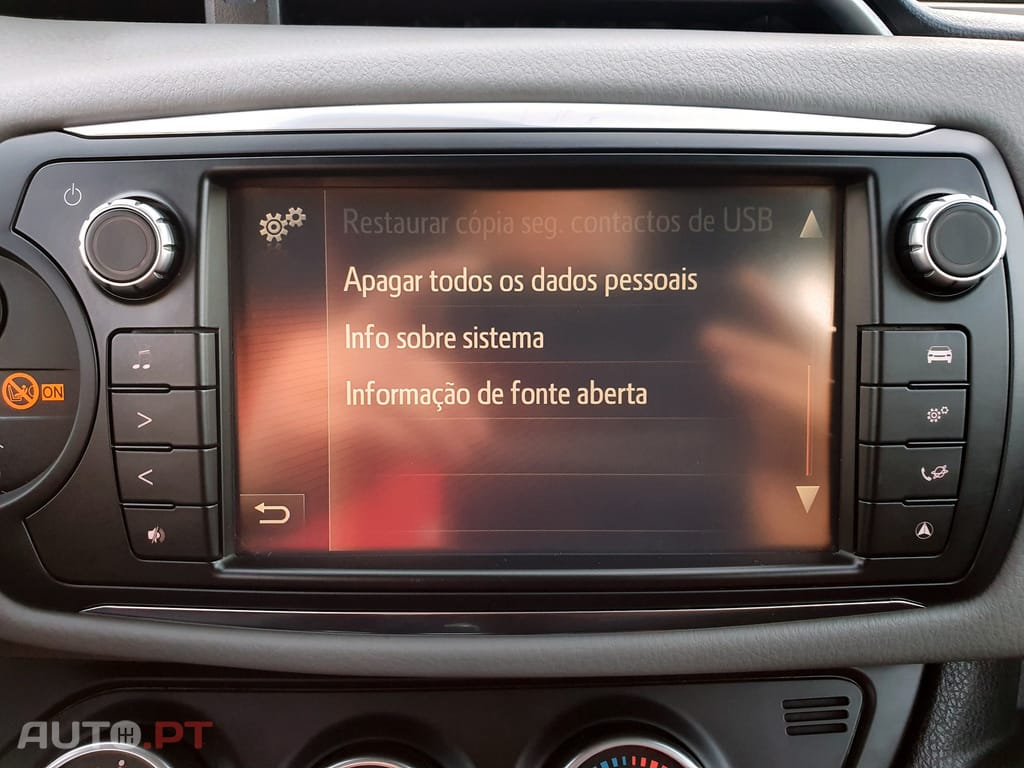 Toyota Yaris 1.0 VVT-i Comfort+Pack Style+Pack Techno+Navi