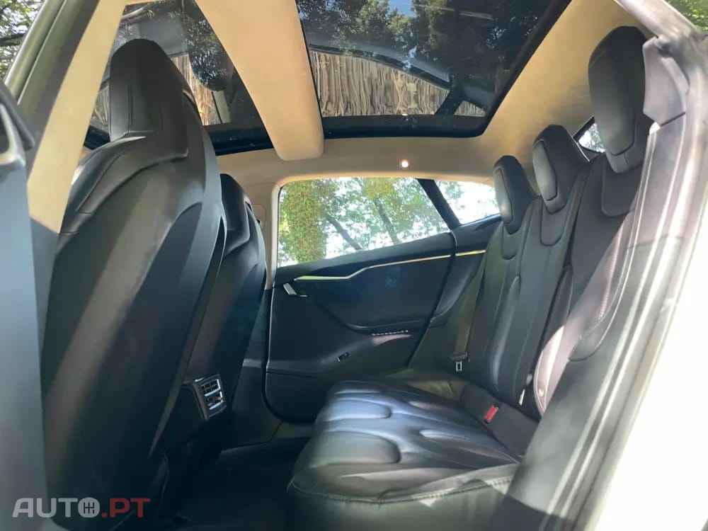 Tesla Model S 90D
