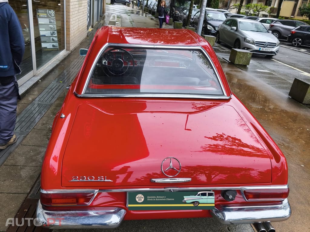 Mercedes-Benz 230 SL