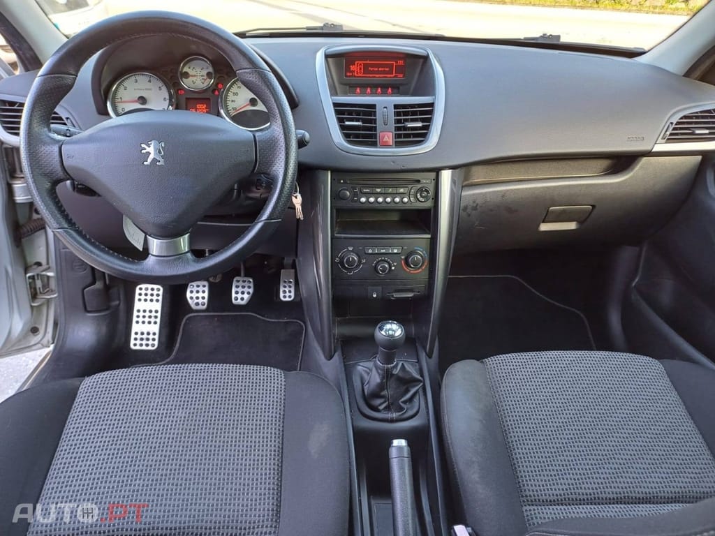 Peugeot 207 1.4 16V SE Sportium