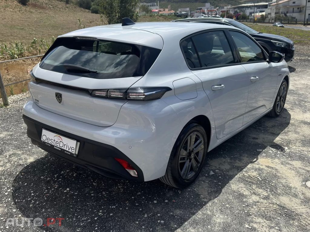 Peugeot 308 1.2 Hybrid Style e-DCS6