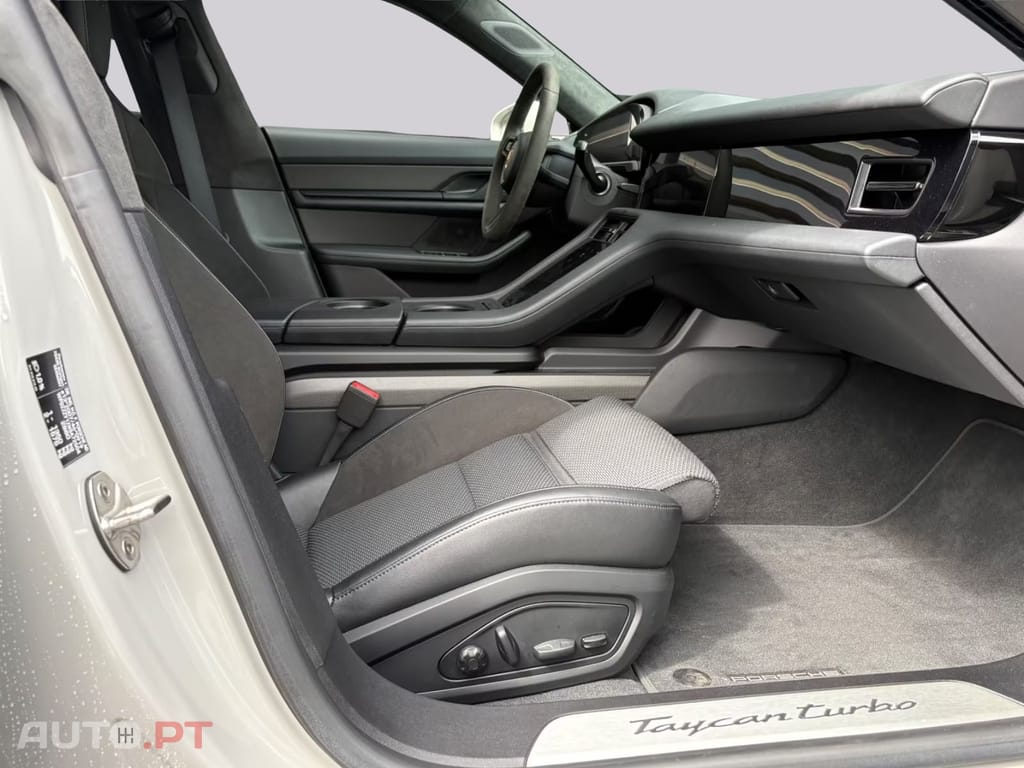 Porsche Taycan Turbo  I.V.A DEDUTIVEL