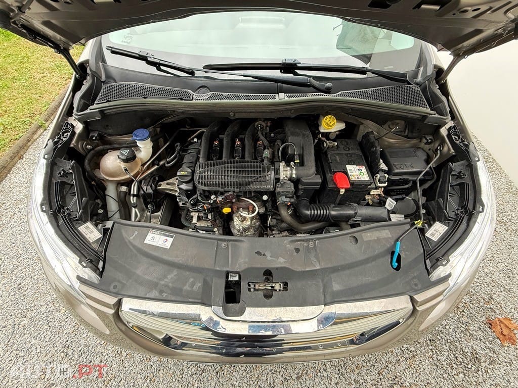 Peugeot 2008 1.2 PureTech Access