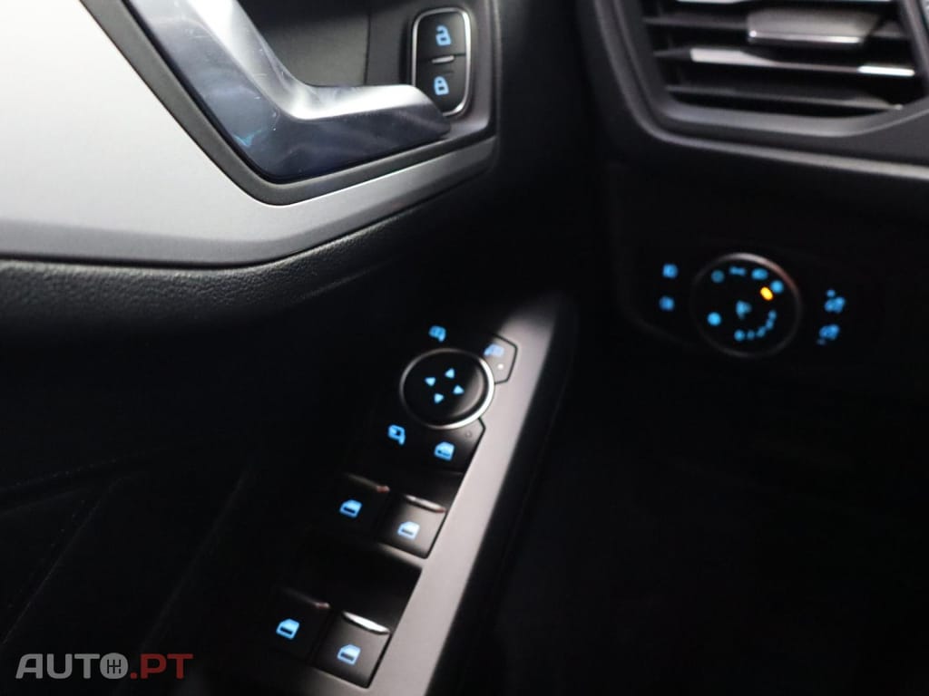Ford Focus 1.5 TDCI EcoBlue TITANIUM