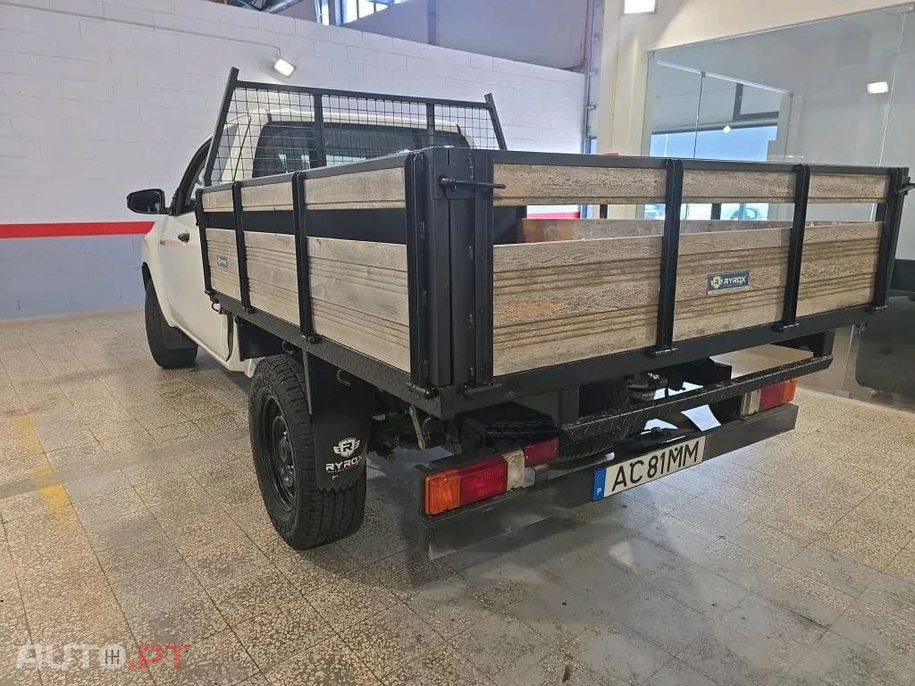 Toyota Hilux 2.4 D-4D 4WD CE CH
