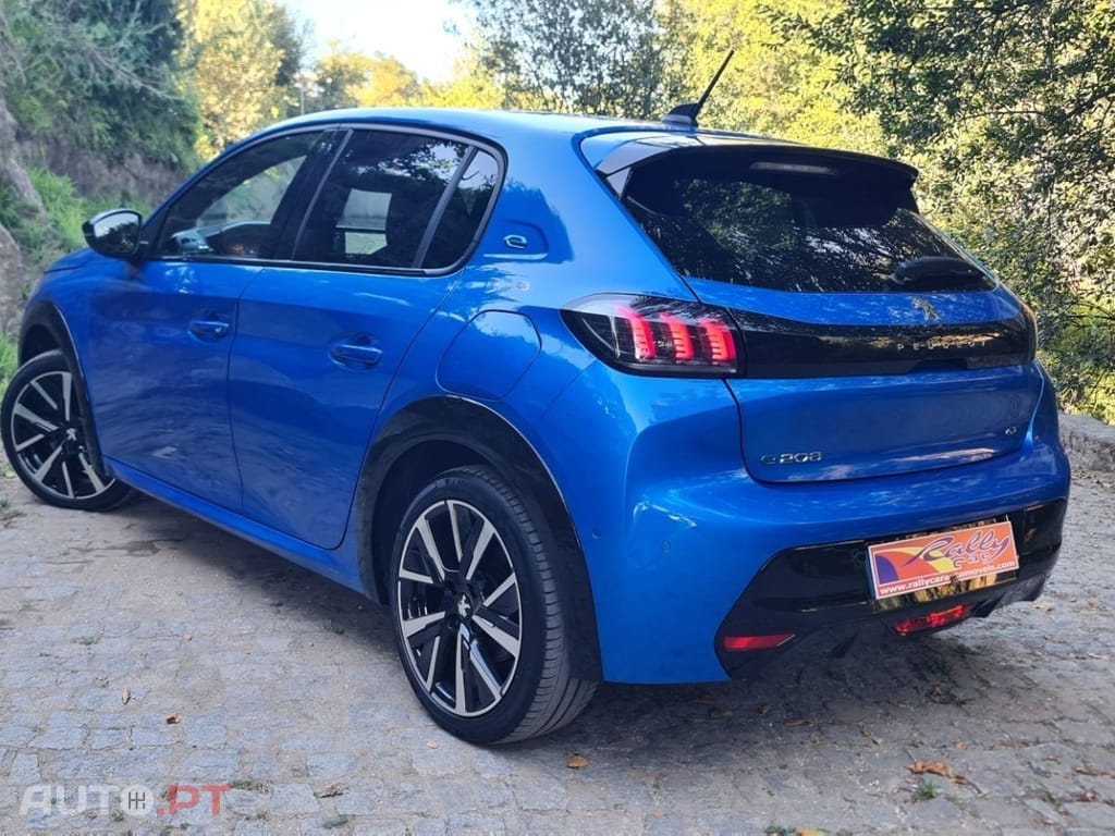 Peugeot E-208 GT