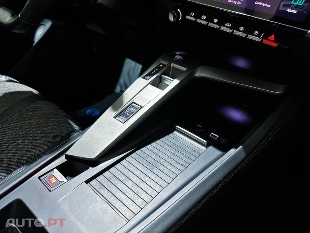 Peugeot 408 1.2 PureTech Allure Pack EAT8