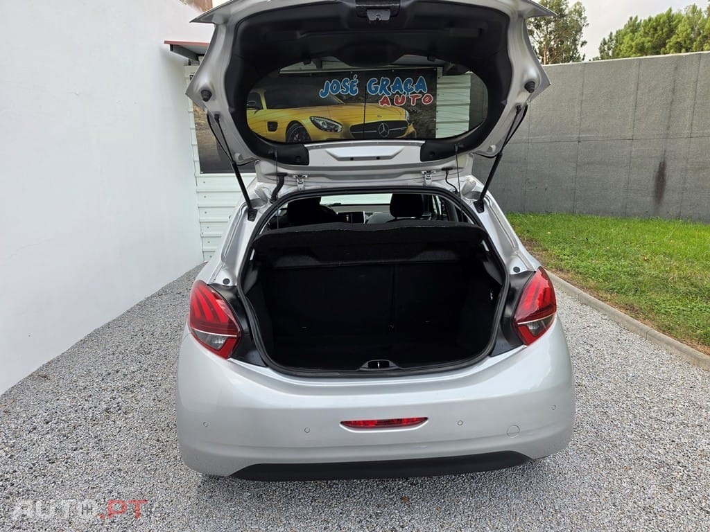 Peugeot 208 82 VTI Style