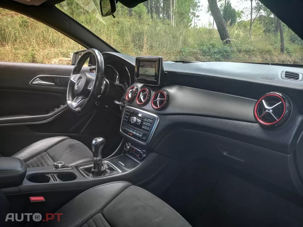 Mercedes-Benz GLA 180 CDI AMG Line — fotografia 14