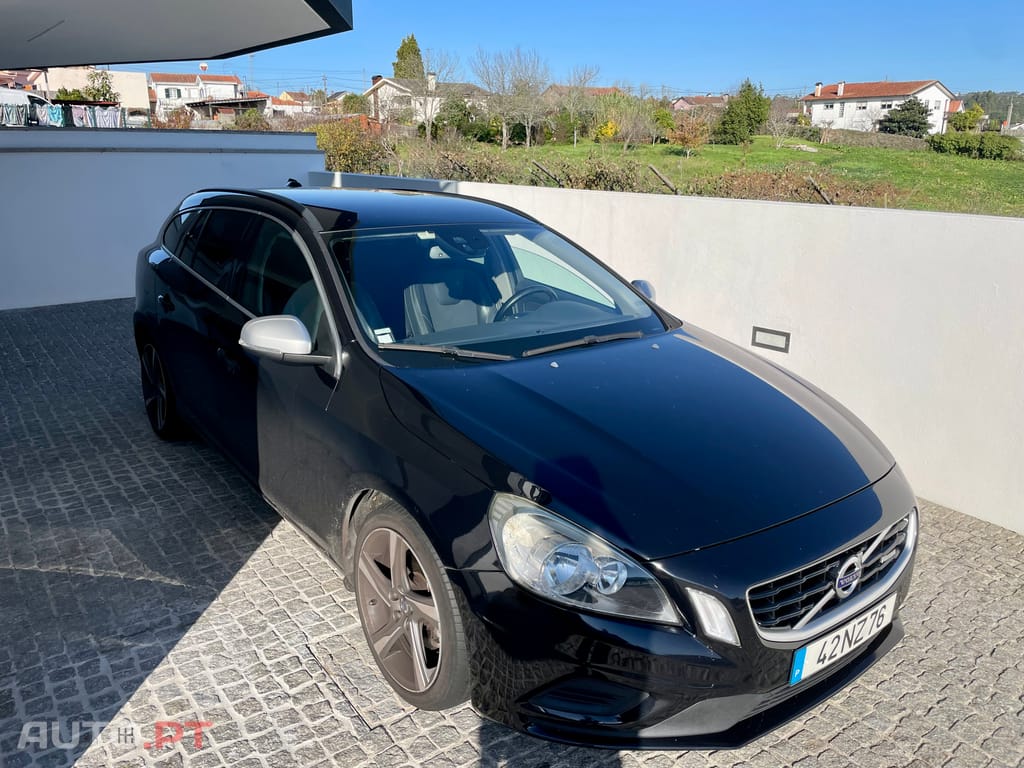 Volvo V60 2.0 D4 R-Design Momentum