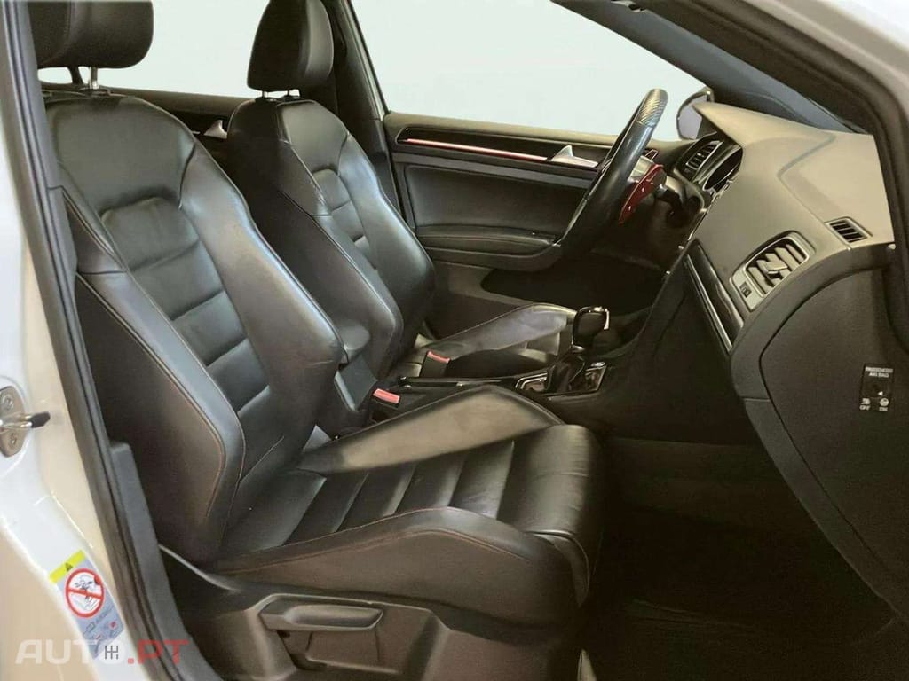 Volkswagen Golf 2.0 TSI GTI DSG Performance