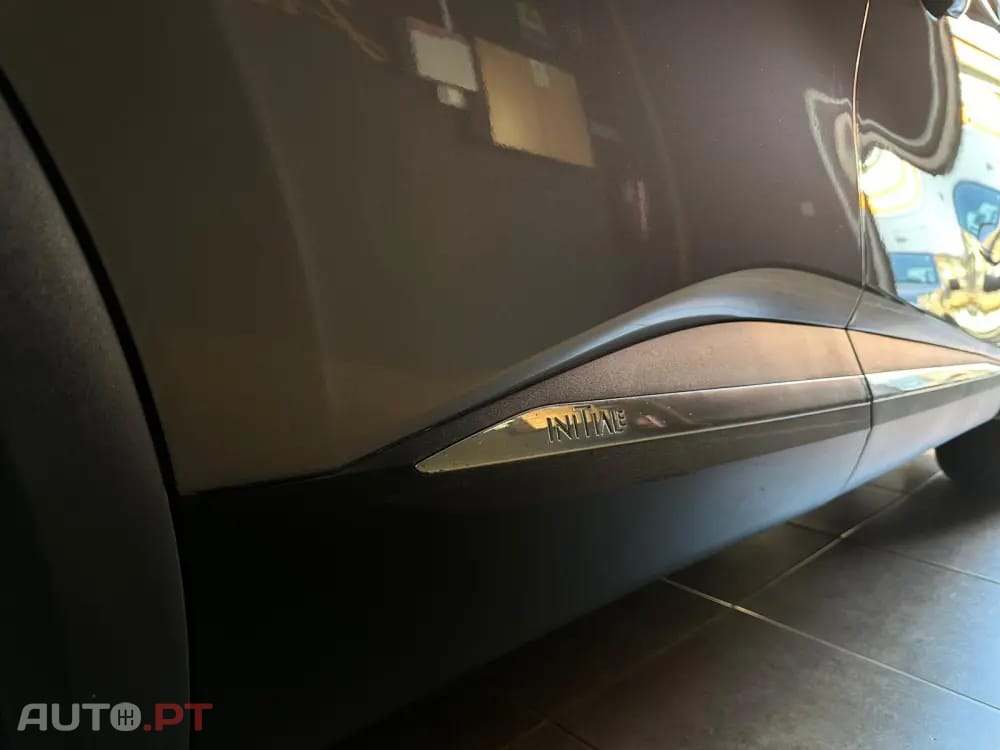 Renault Captur 1.6 E-Tech Plug-In Initiale Paris