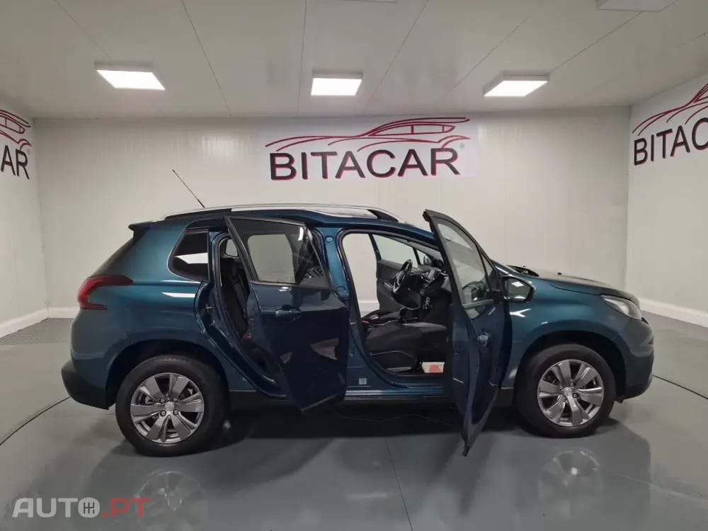 Peugeot 2008 1.2 PureTech Style