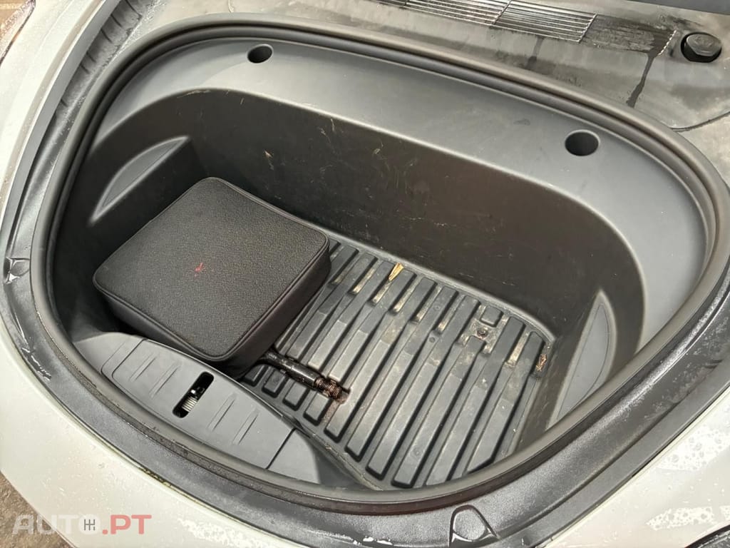 Tesla Model 3 Standard Range Plus RWD