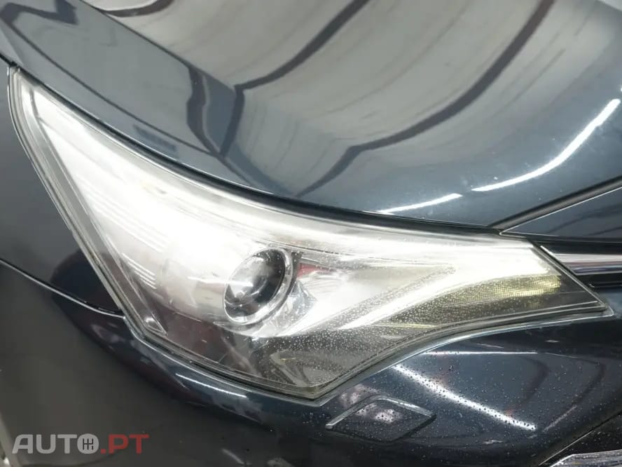 Toyota Avensis Touring Sports 2.0 D-4D Exclusive