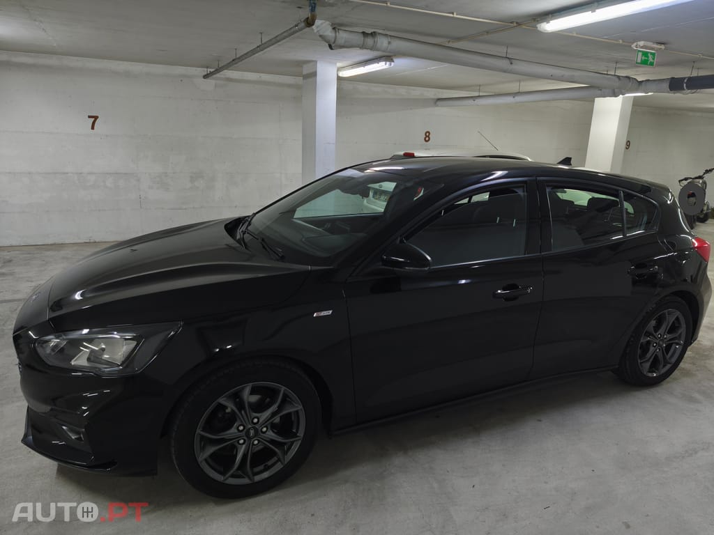 Ford Focus ST LINE