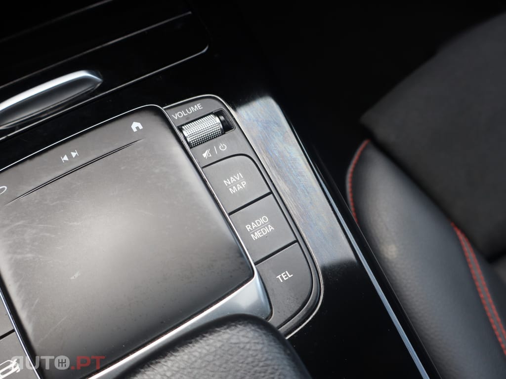 Mercedes-Benz CLA 180 d Shooting Brake AMG Premium Plus