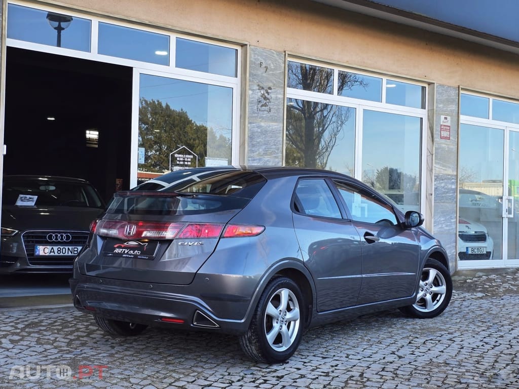 Honda Civic 1.4 i-VTEC Sport