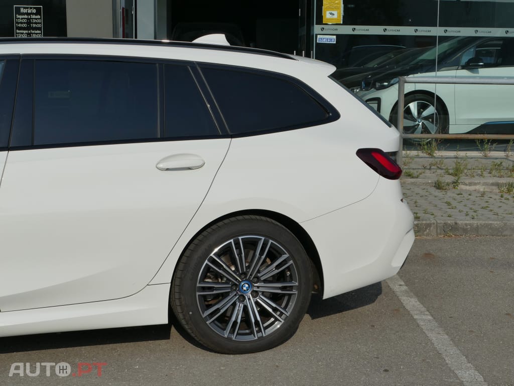 BMW 320 e Touring Pack M Auto