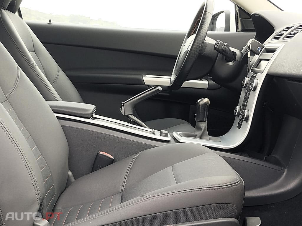 Volvo C30 1.6 D Drive 99g Momentum Start/Stop
