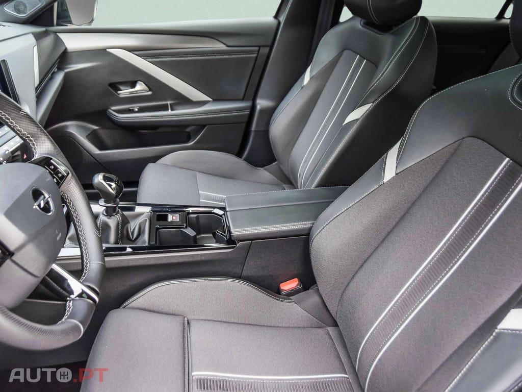 Opel Astra Sports Tourer 1.2 T GS