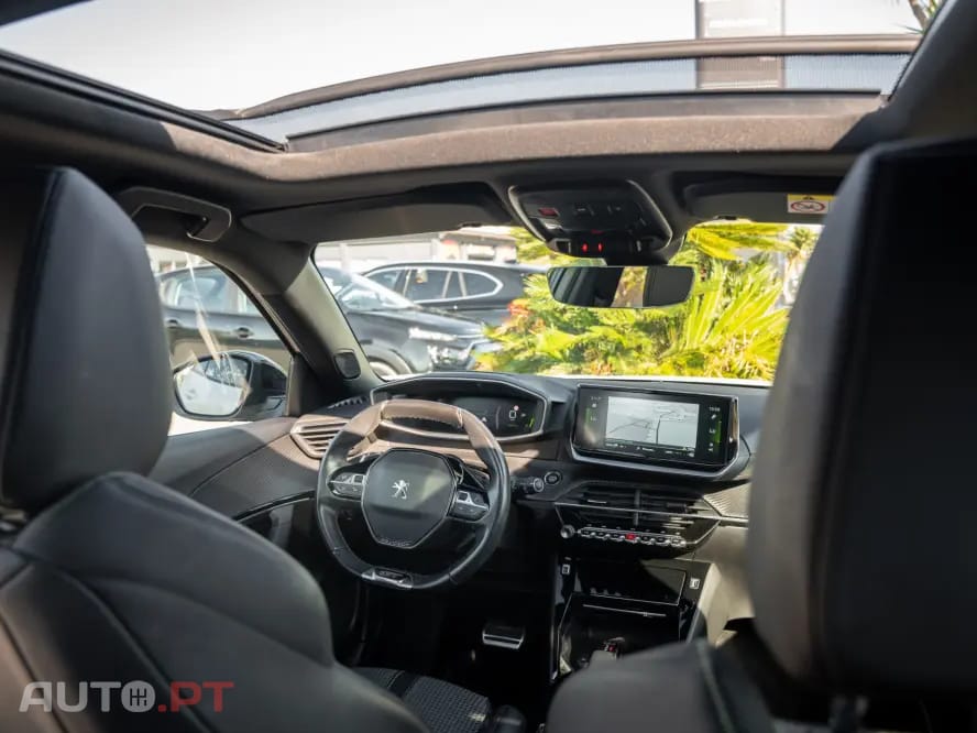 Peugeot 2008 1.2 PureTech GT Line EAT8