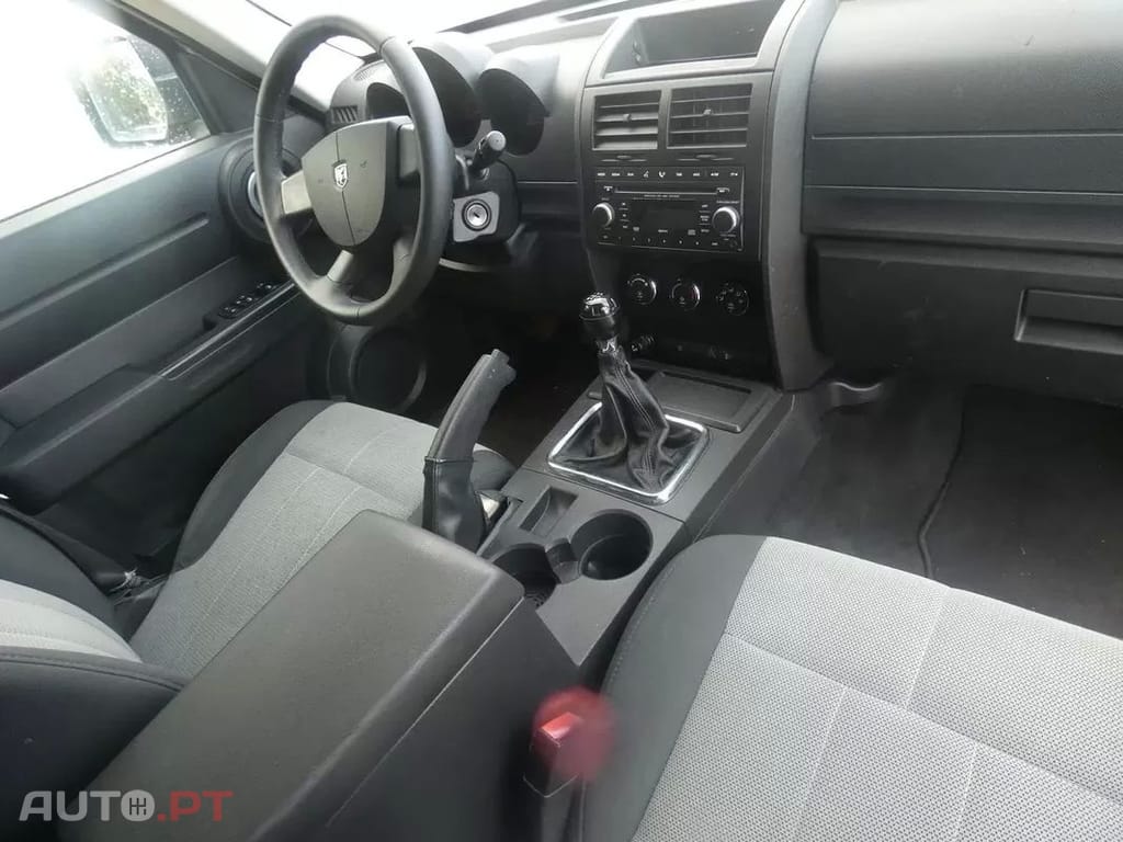 Dodge Nitro  2 8 Crd Dpf Se 2wd