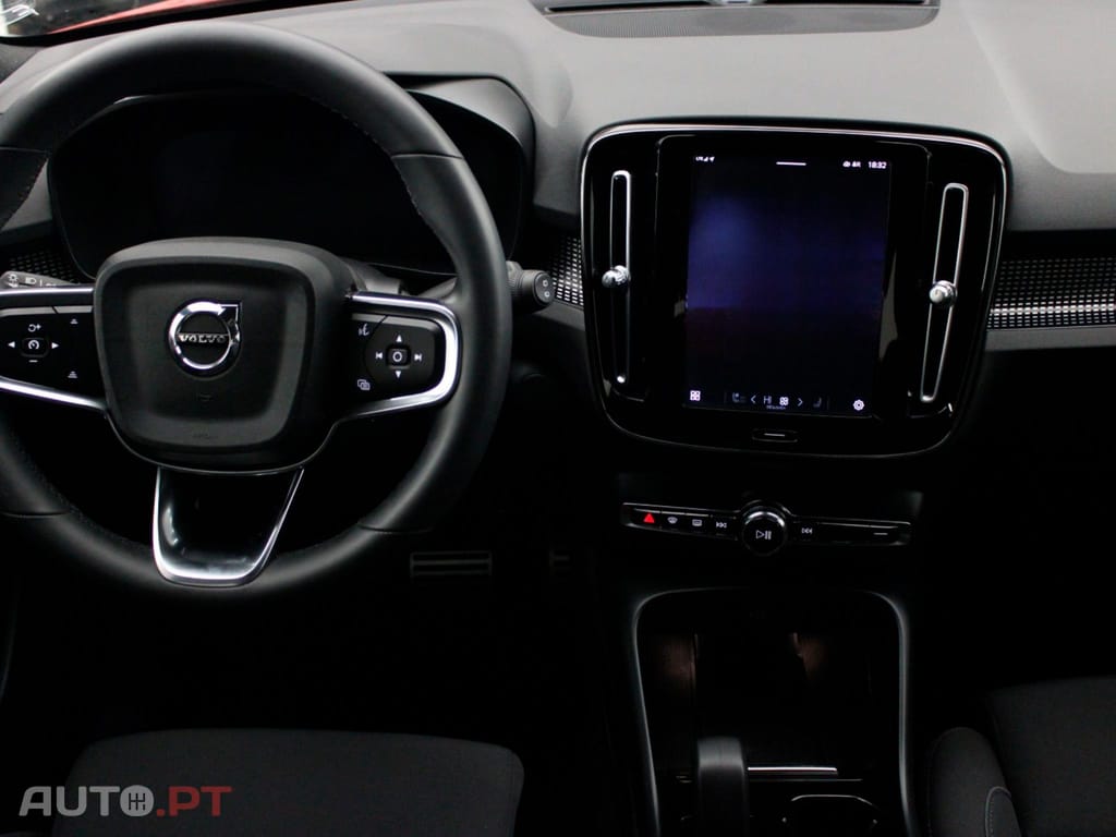 Volvo XC40 78 KWH PLUS AWD