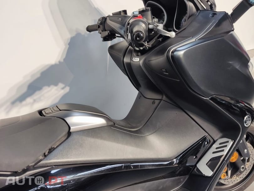 Yamaha TMAX 560 TECH MAX