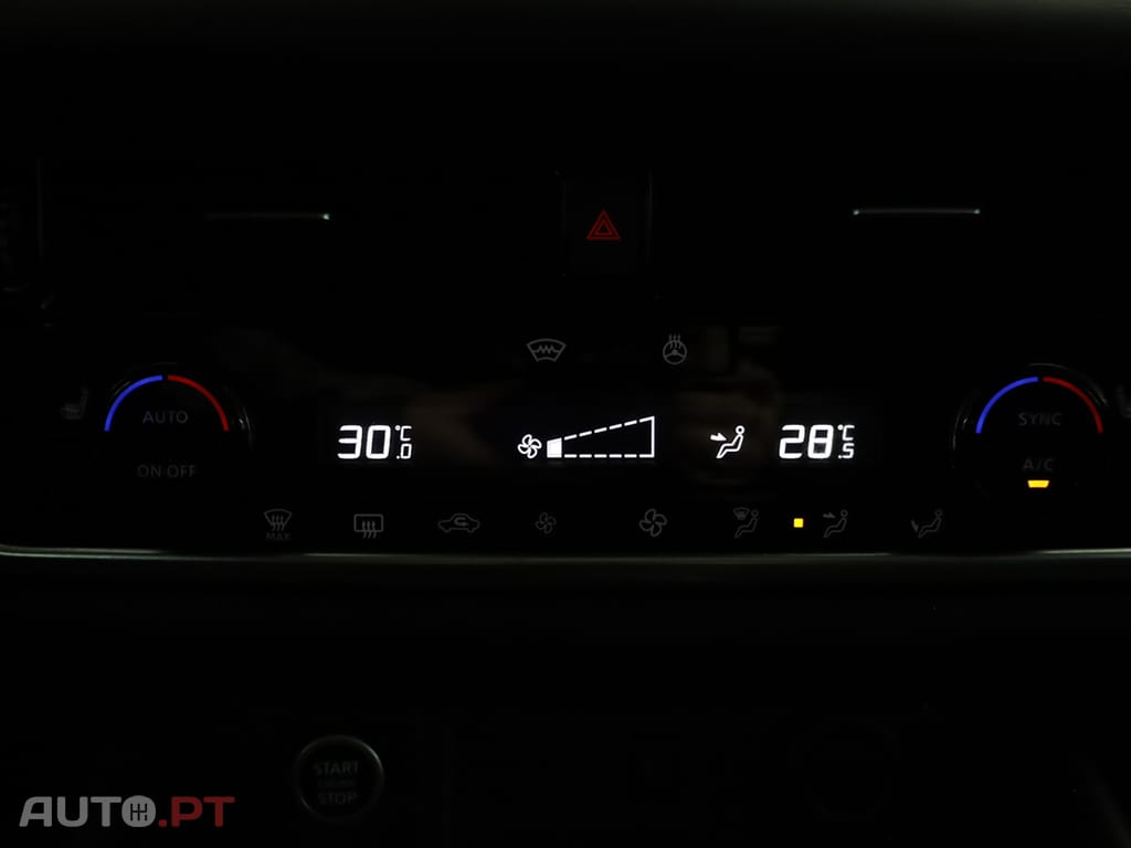 Nissan Qashqai Qashqai 1.3 DIG-T N-Connecta LED Xtronic