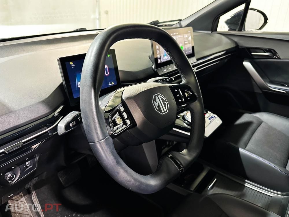 MG MG4 77 kWh Extended Range Luxury