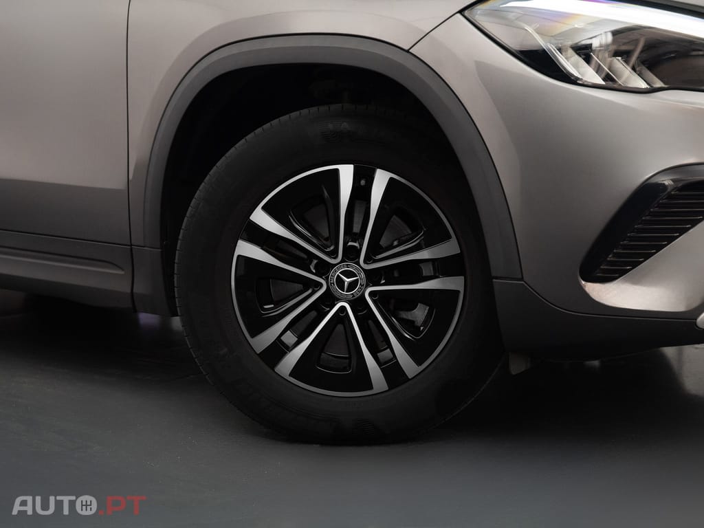 Mercedes-Benz GLA 250 e Style — fotografia 8