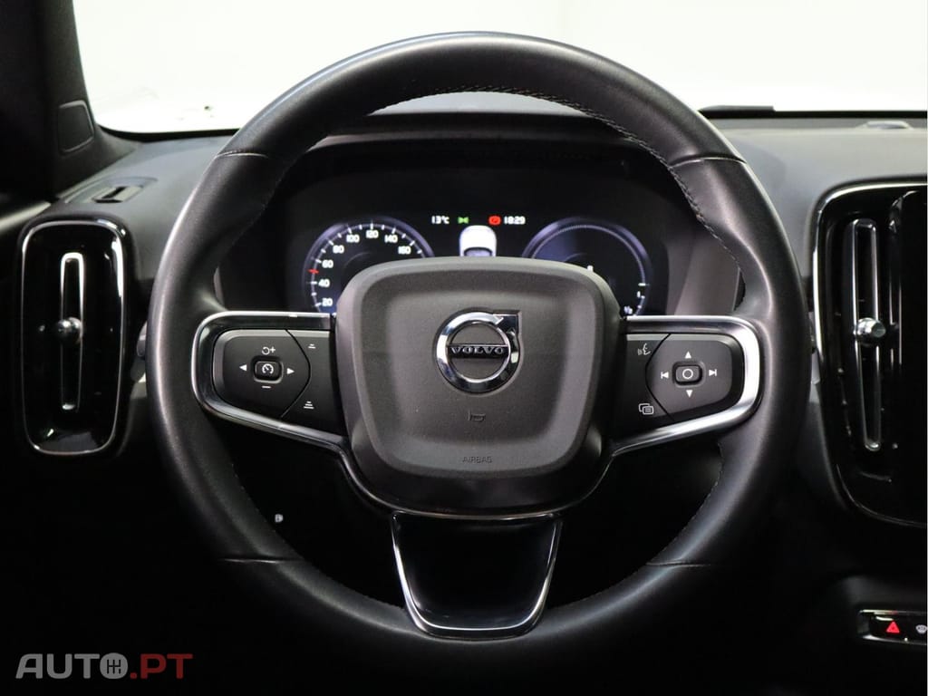 Volvo XC40 1.5 T4 211 Core PG HYBRID