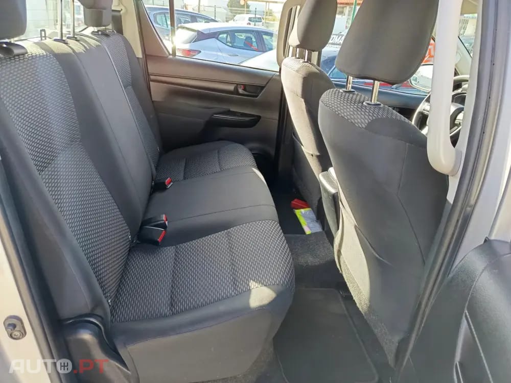 Toyota Hilux 2.4 D-4D 4WD Challenge