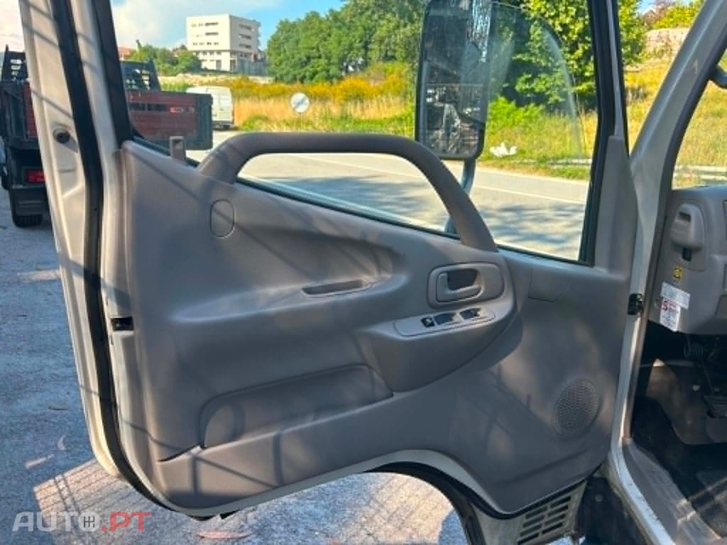 Toyota Dyna M35.25 3.0D-4D Contentor térmico