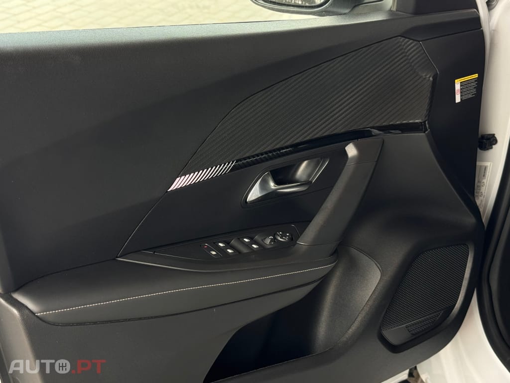 Peugeot 2008 1.2 PureTech Allure