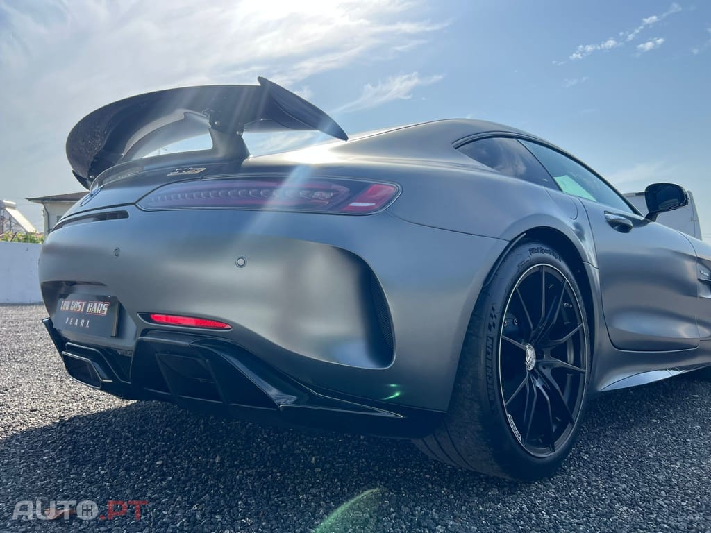 Mercedes-Benz AMG GT R