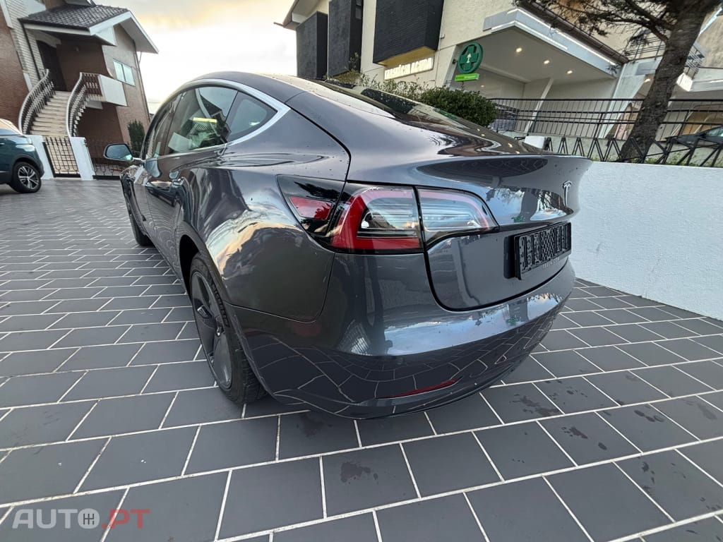 Tesla Model 3 Standard Range Plus RWD