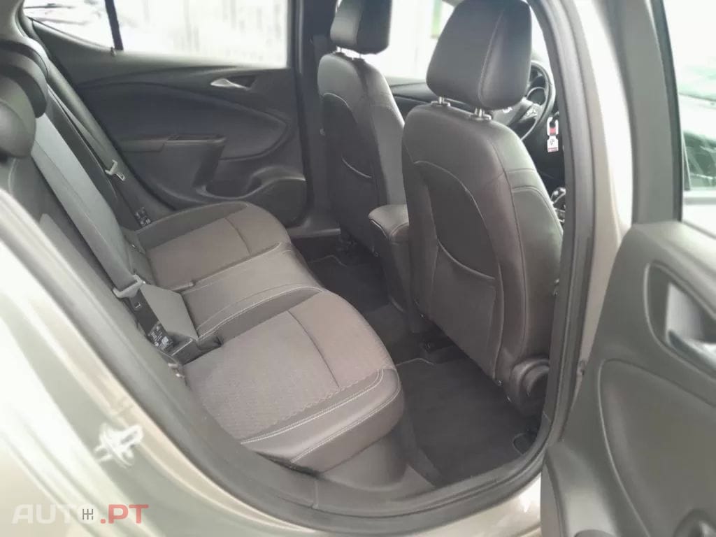 Opel Astra 1.6 CDTi Selection 110Cv