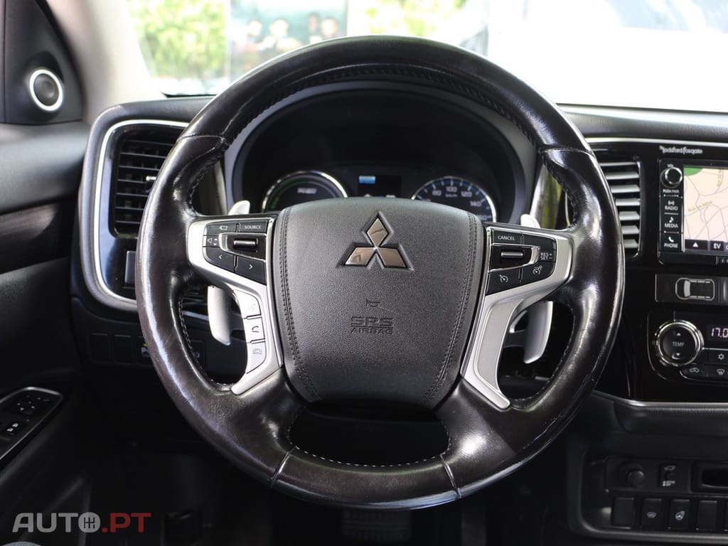 Mitsubishi Outlander 2.0 MIVEC Instyle Navi+