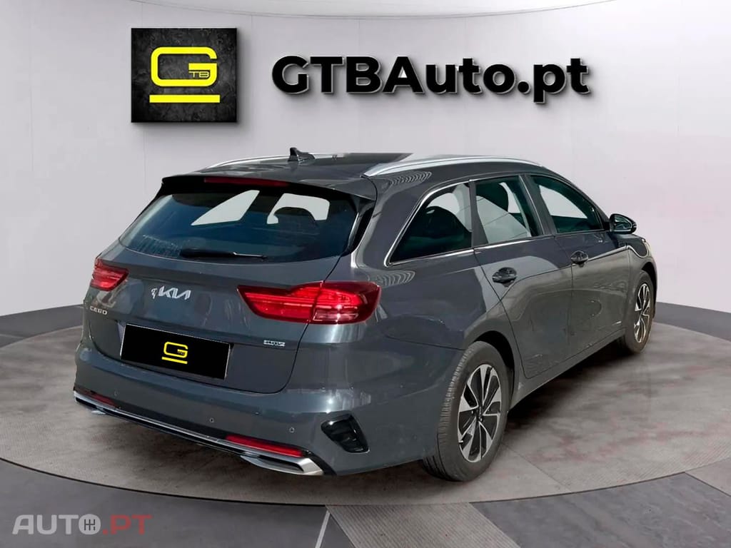 Kia Ceed SW 1.6 GDi 6DCT PHEV Drive