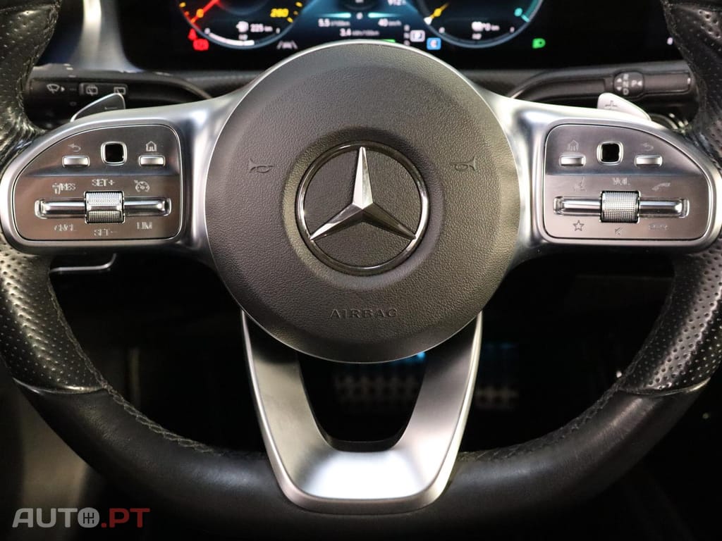 Mercedes-Benz A 250 e Auto AMG LINE