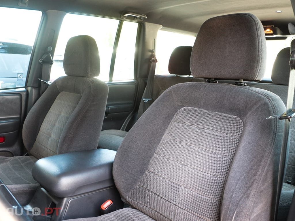 Jeep Grand Cherokee 2.5 TD Official