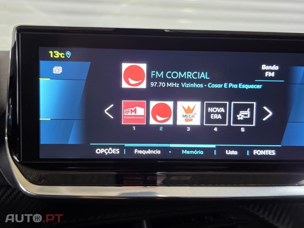 Peugeot E-2008 50 kWh Allure Pack