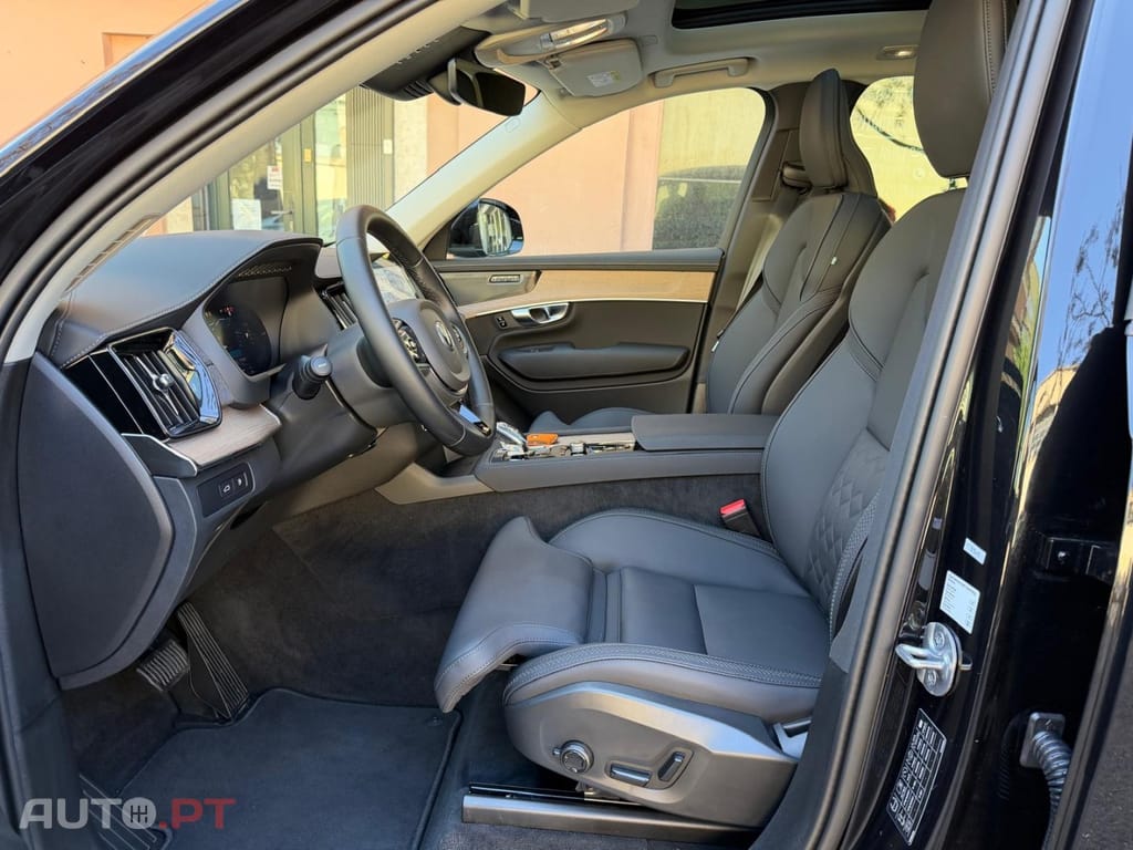 Volvo XC90 2.0 T8 PHEV Plus Dark AWD