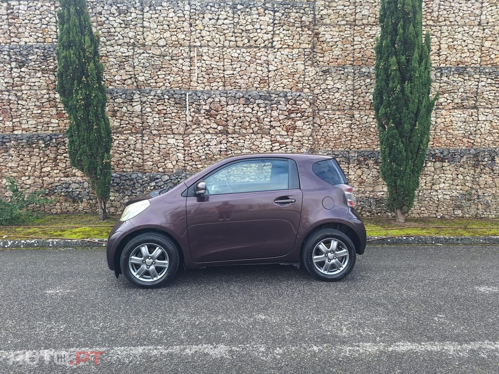 Toyota iQ 1.0 VVT-i 2