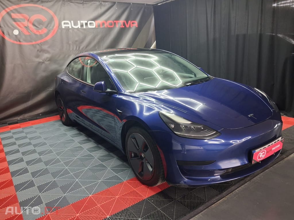 Tesla Model 3 Tração Traseira